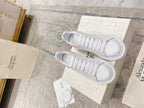 A - SNEAKERS