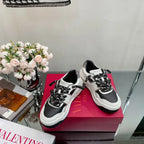 V - SNEAKERS