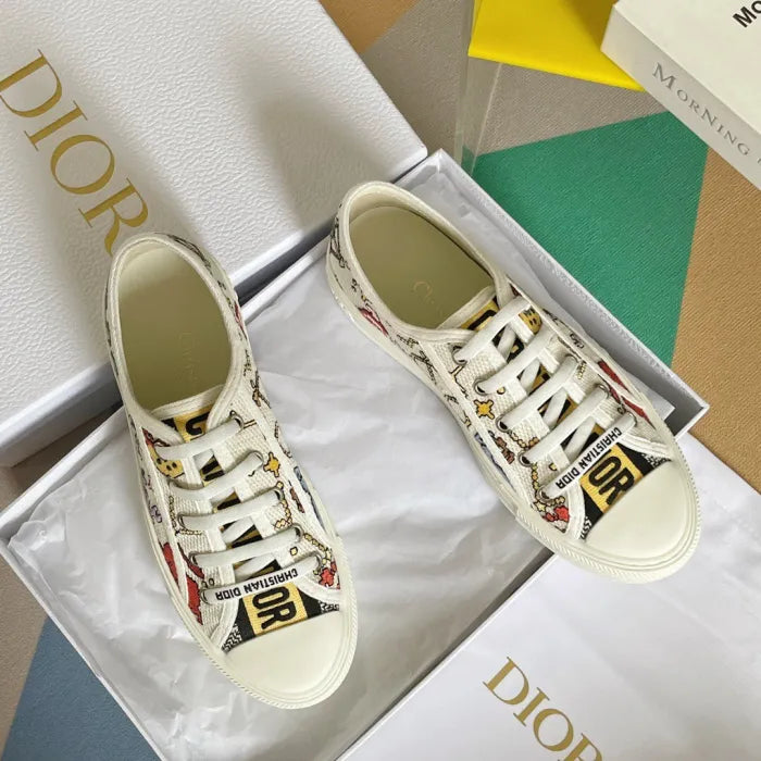 D - SNEAKERS