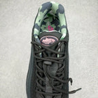 C - SNEAKERS