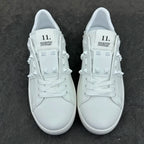 V - SNEAKERS