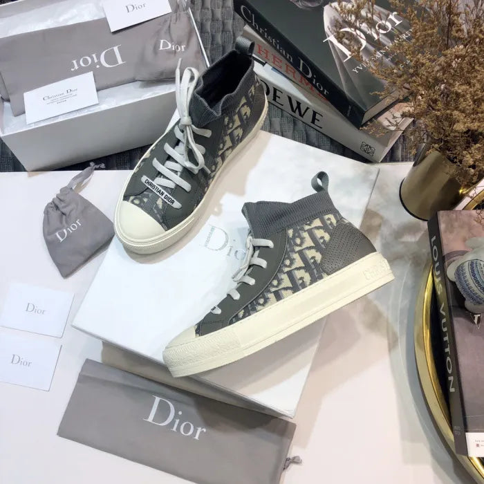 D - SNEAKERS