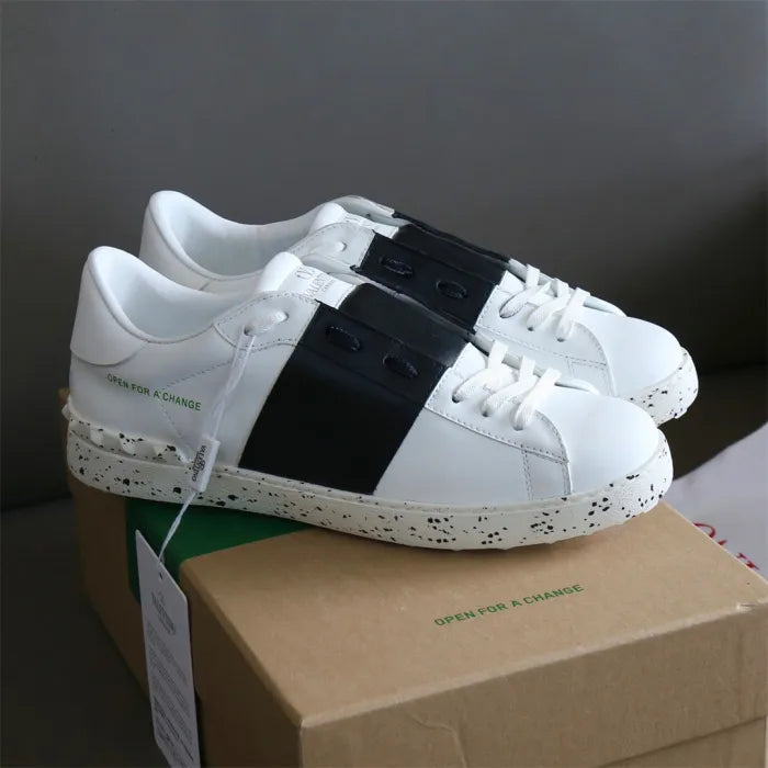 V - SNEAKERS