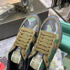 V - SNEAKERS