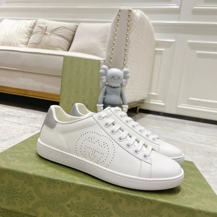 SNEAKERS 21