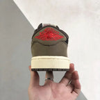 N - SNEAKERS