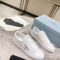 P - SNEAKERS