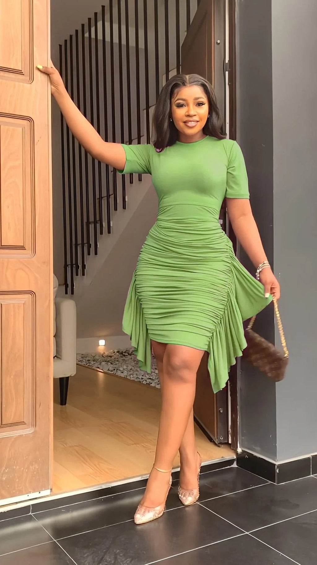 e??￥49%OFF e???Round Neck Short Sleeve Irregular Ruffle Midi Dresses