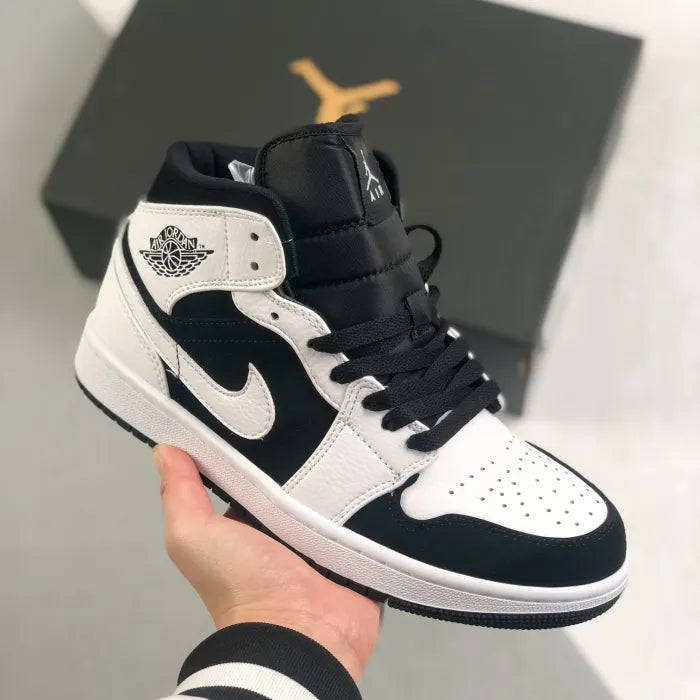 N - SNEAKERS