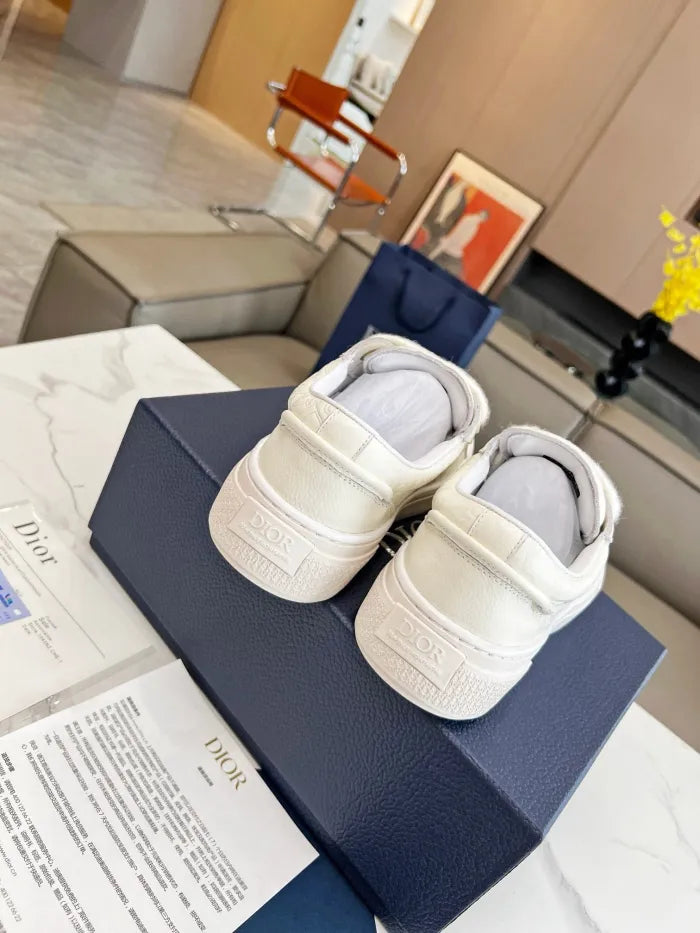 D - SNEAKERS
